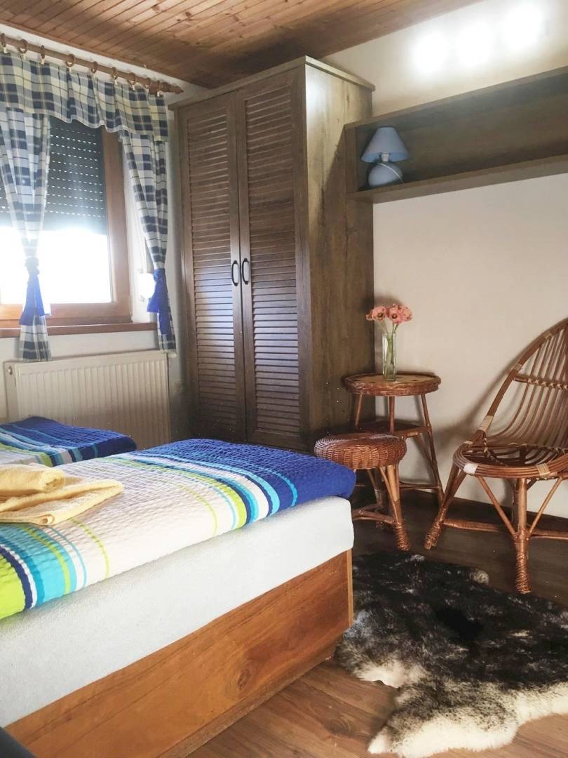 Spálňa, Chata Adriana, Stará Lesná