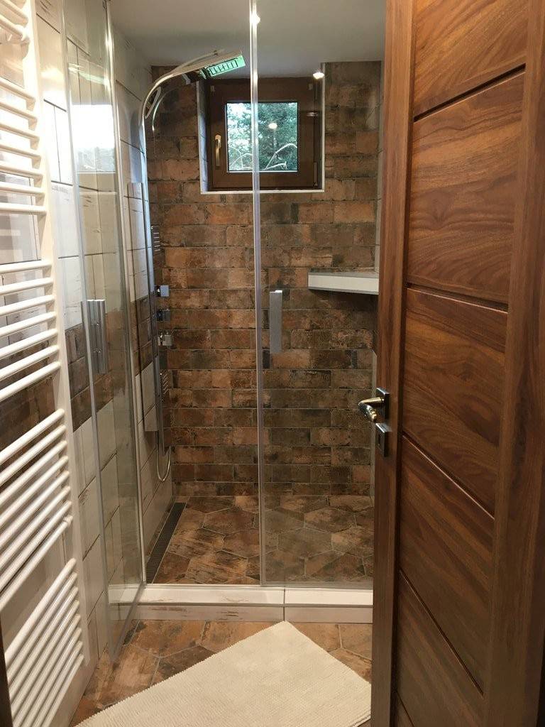 Kúpeľňa s toaletou, Chata Adriana, Stará Lesná