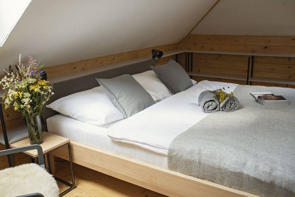 Spálňa, Horáreň na Váhu, Vikartovce