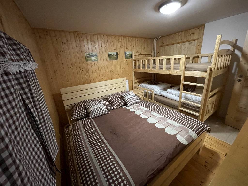 Spálňa, Chata pri vláčiku, Oravská Lesná