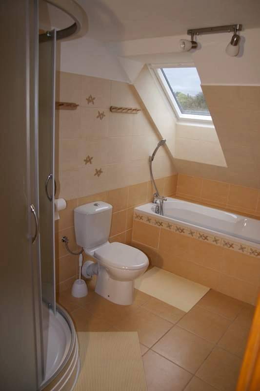 Kúpeľňa s toaletou, Zrubová chata Brotnica, Necpaly