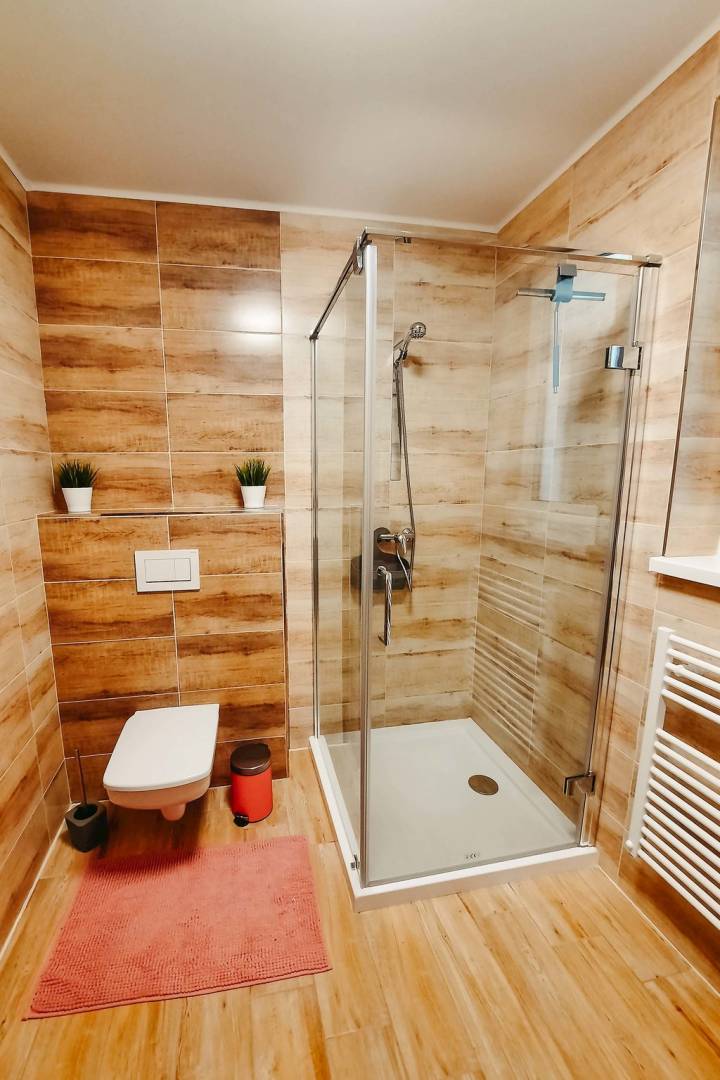 Kúpeľňa s toaletou, Harmónia v Raji, Spišské Tomášovce