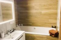 Kúpeľňa s toaletou, Apartmán Discreet - luxusný apartmán v srdci severného Slovenska, Kysucké Nové Mesto