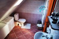 Kúpeľňa s toaletou, Dovolenkový dom s vybavením a parkovaním, Pribylina