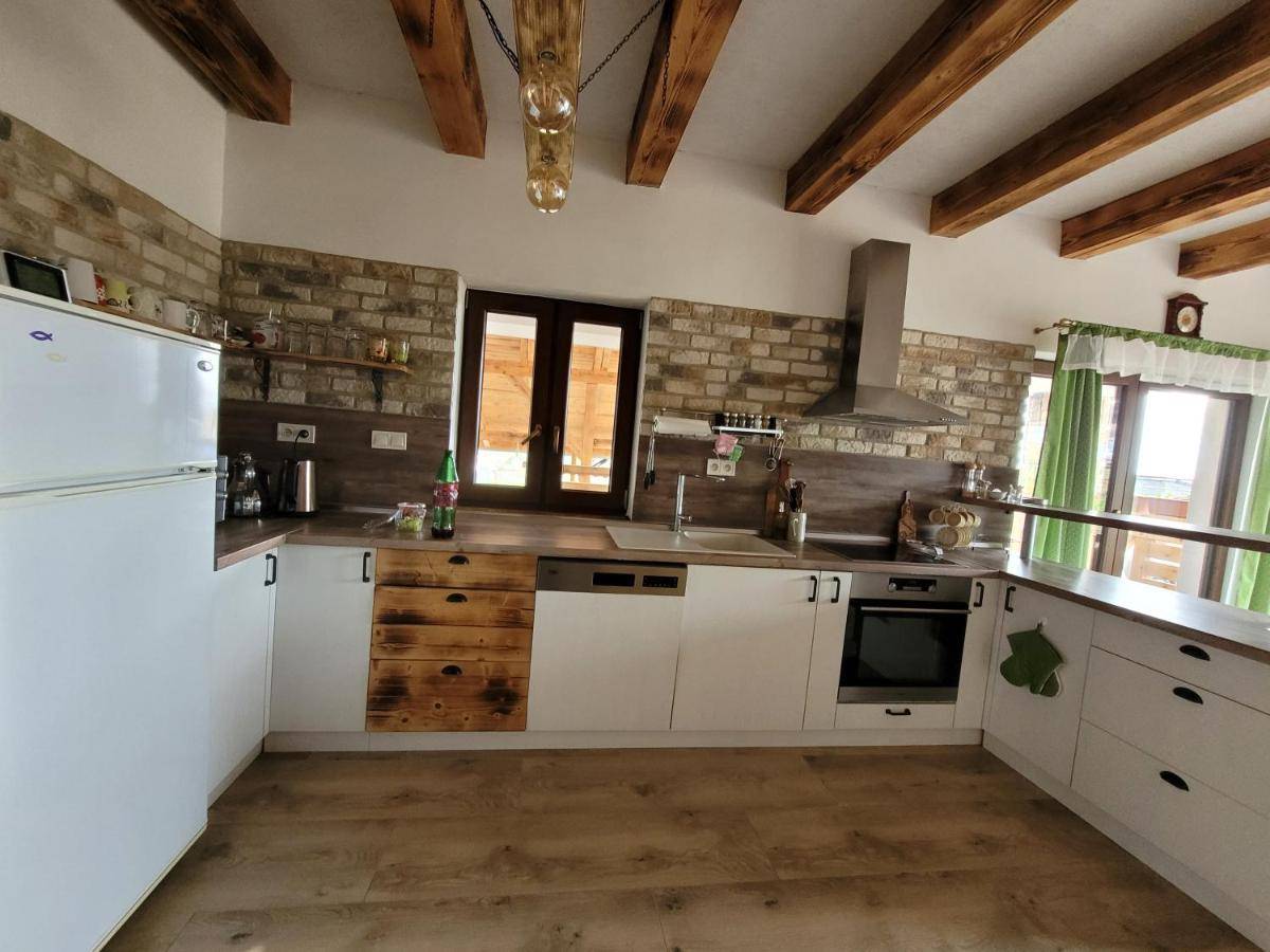 Kuchyňa, Vila Včielka, Kvačany