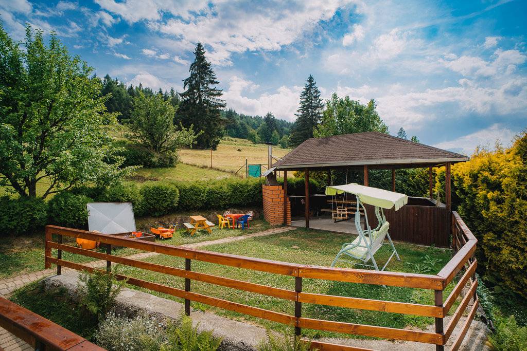 Terasa, Rodinná chata Hybe, Hybe