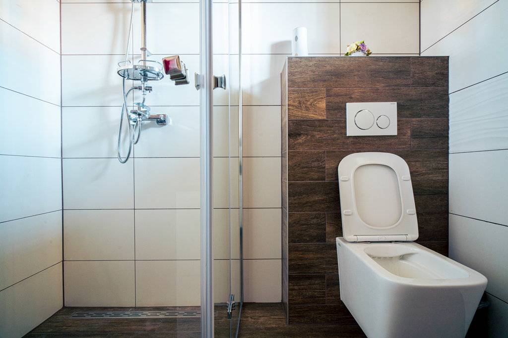 Kúpeľňa s toaletou, Villa LaDaLuci, Stará Lesná