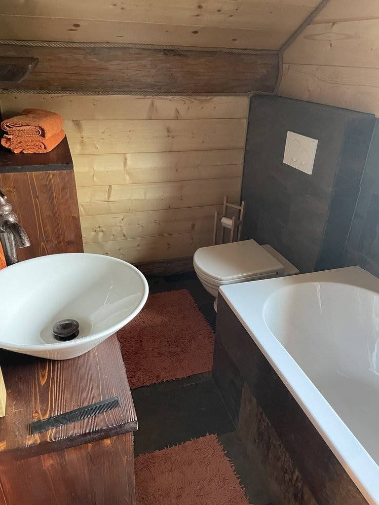 Kúpeľňa s toaletou, Chata Oliver, Mýto pod Ďumbierom
