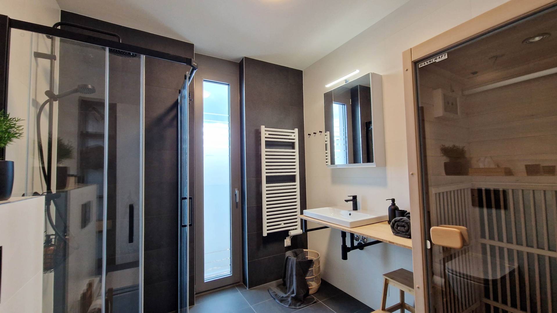 Kúpeľňa s toaletou, Hillshome | 84m2 moderný byt s terasou aj saunou, Liptovský Mikuláš