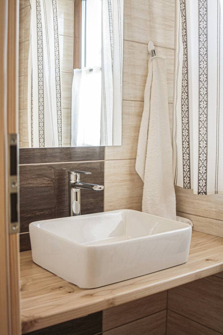 Samostatná toaleta, Chata pod lesom, Veľká Franková