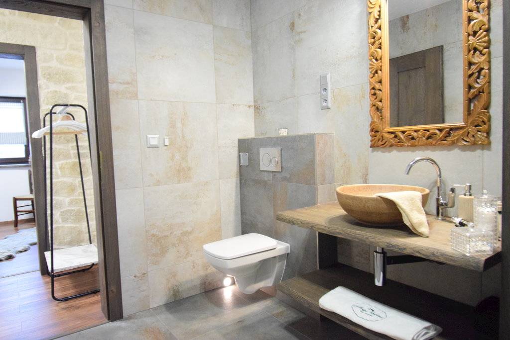 Kúpeľňa s toaletou, Chalupa Toscana, Valča