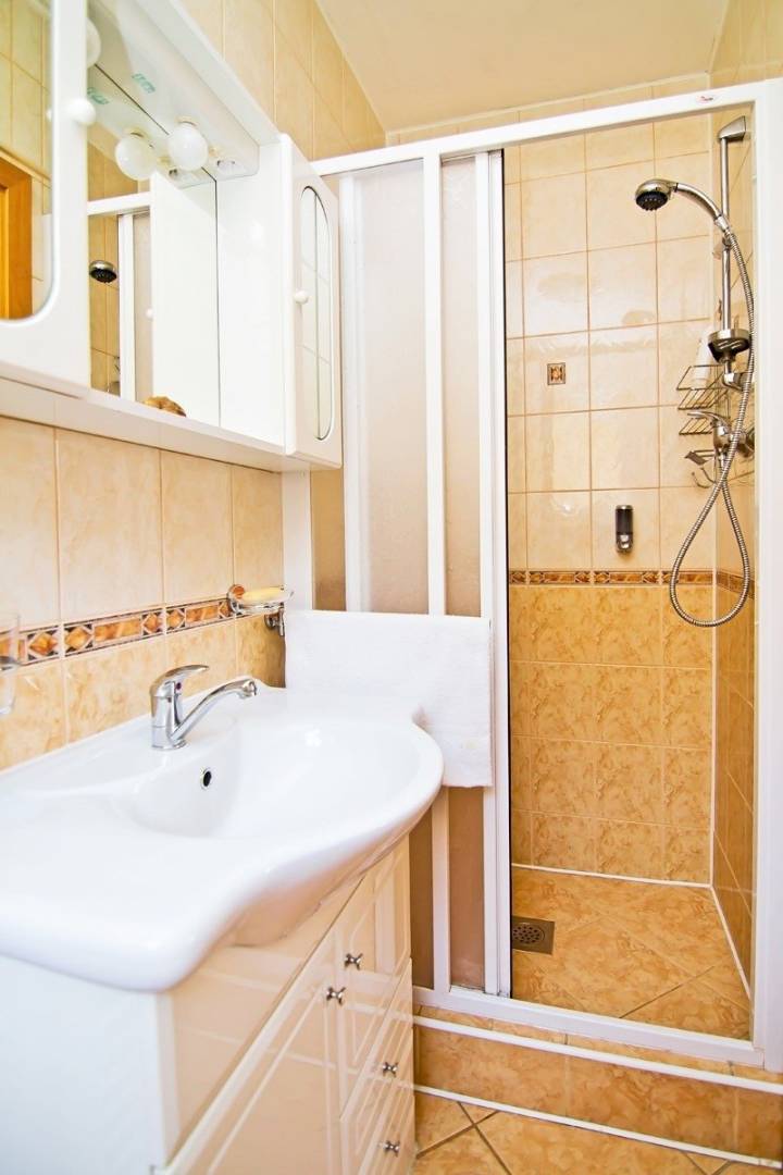 Kúpeľňa s toaletou, Vila Valča, Valča