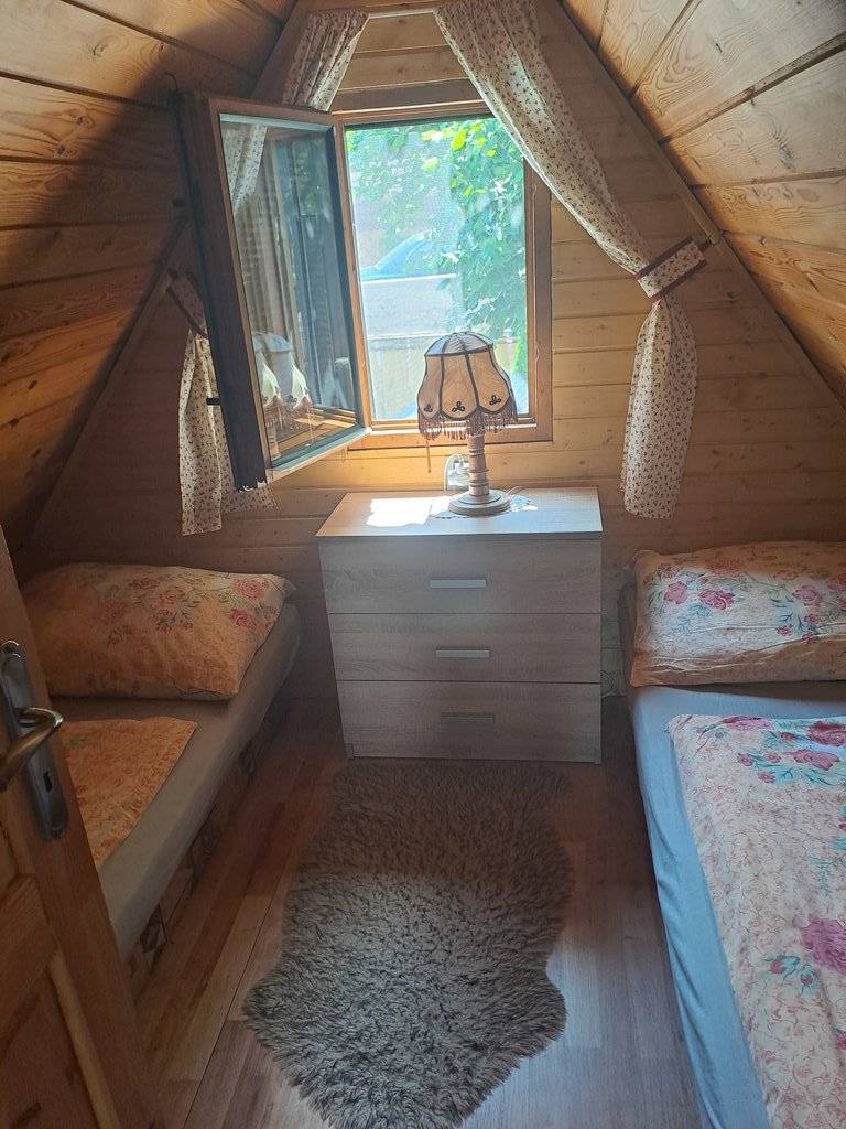 Spálňa, Chata Florián, Podhájska