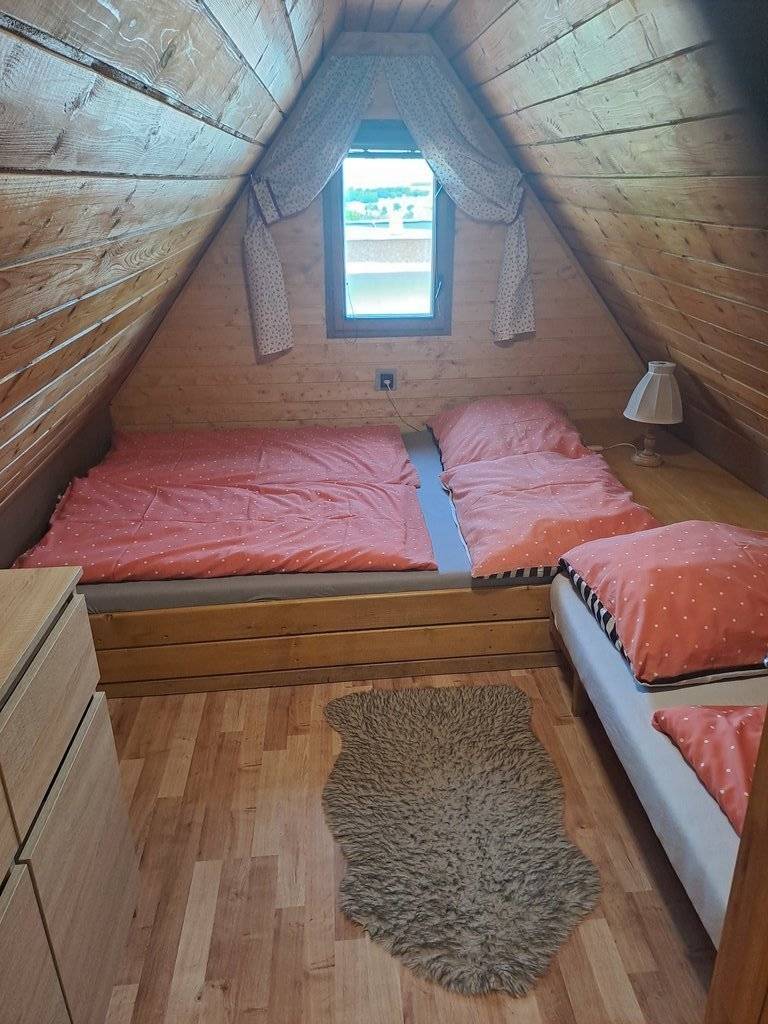 Spálňa, Chata Florián, Podhájska