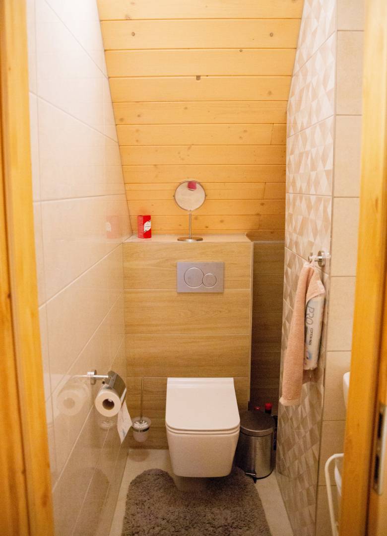 Samostatná toaleta, Chata Alpina Zoška, Modra