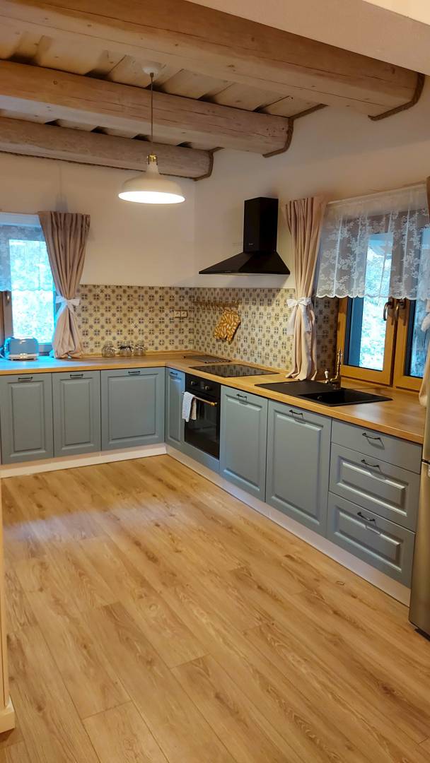 Kuchyňa, Chata na Lovisku Kubínska hoľa, Dolný Kubín