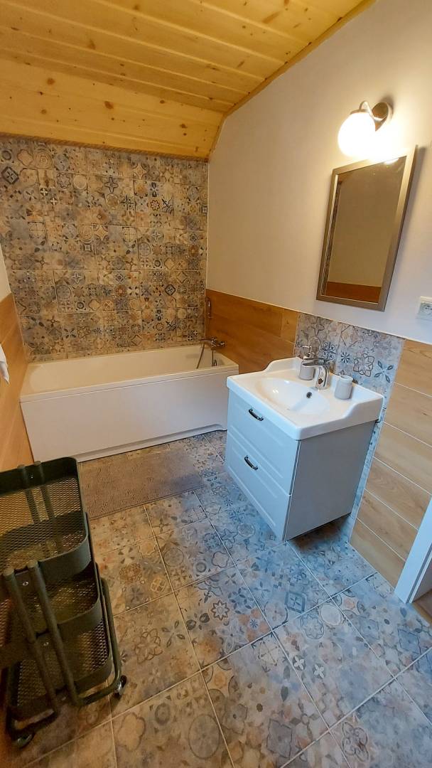 Kúpeľňa bez toalety, Chata na Lovisku Kubínska hoľa, Dolný Kubín