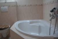 Kúpeľňa s toaletou, Villa Babika, Trávnica