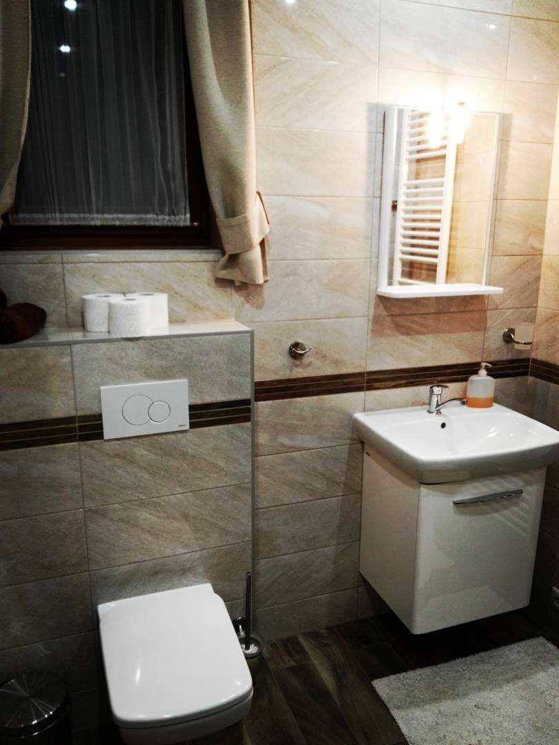 Kúpeľňa s toaletou, Chata Lucka, Mýto pod Ďumbierom