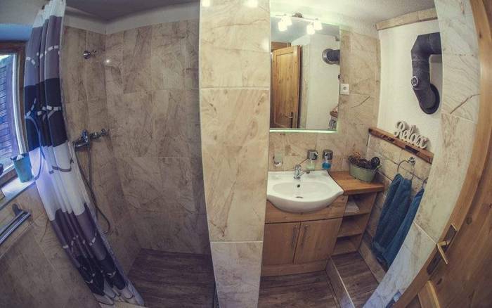 Kúpeľňa s toaletou, SKI Lake Cottage Krpáčovo, Dolná Lehota