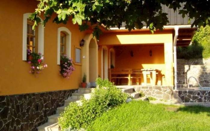 Terasa, Chata Biele dráhy, Ladzany