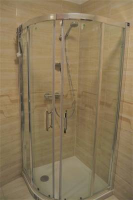 Kúpeľňa so sprchovacím kútom, Apartmán Bernard, Vysoké Tatry