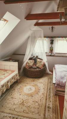 Spálňa s manželskou posteľou a prístelkou, Chalupa Stará Izba, Novoť