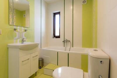 Kúpeľňa s vaňou a toaletou, Chata Hajdukovo, Látky