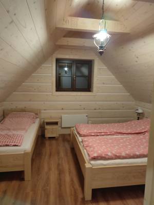 Spálňa s manželskou a 1-lôžkovou posteľou, Drevenica u Jozefa, Oravský Podzámok
