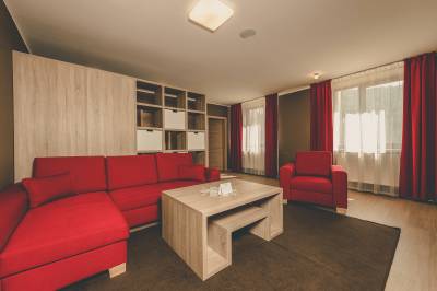 Obývačka s gaučovým sedením, Apartmán Classic, Hotel Salamandra, Hodruša - Hámre