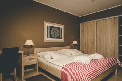 Spálňa s manželskou posteľou, Apartmán Superior, Hotel Salamandra, Hodruša - Hámre