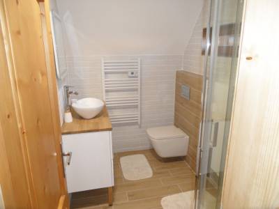 Kúpeľňa so sprchovacím kútom a toaletou, Chata Habovka, Habovka