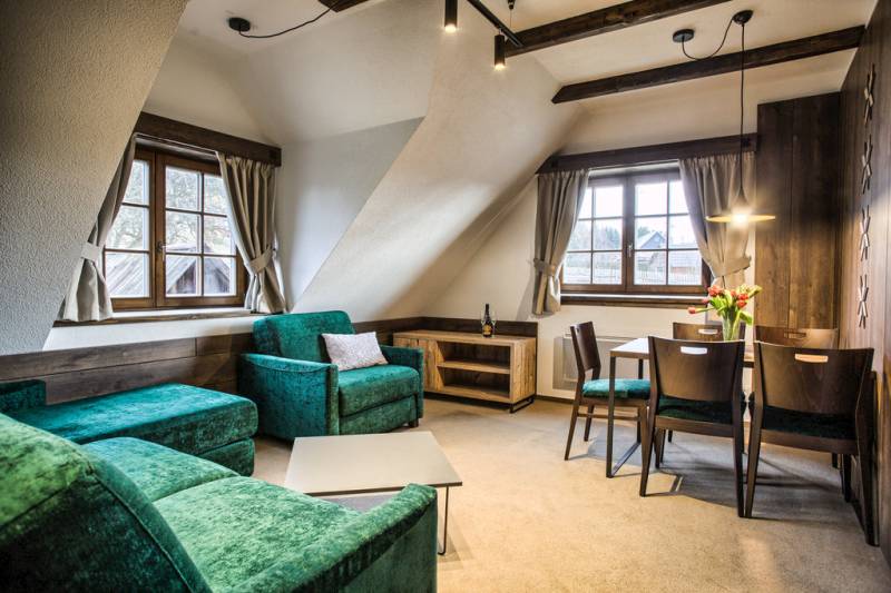 Obývačka s gaučom, Vrchársky dvor - Chalupa pod Dlhým grúňom, Drábsko