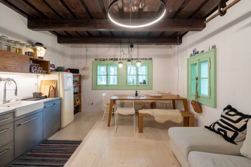 Obývačka prepojená s kuchyňou, Hniezdo pri vode, Námestovo