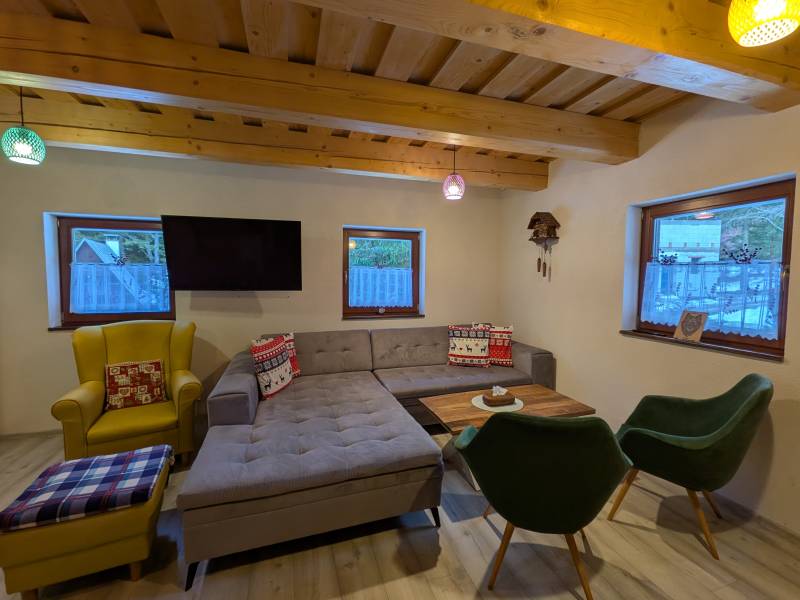 Jariabka Chalet Zrub Nízke Tatry- terasa, gril, priestor na hry, zeleny les Vás naplnia energiou, Jarabá