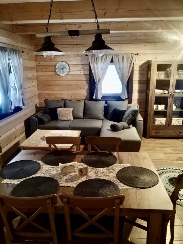 Obývačka s gaučom a jedálenským sedením, Chata Snežienka, Oščadnica