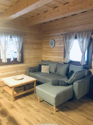 Obývačka s gaučom, Chata Snežienka, Oščadnica