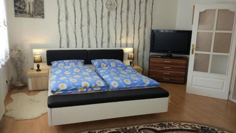 Spálňa s manželskou posteľou, Apartmán Kristínka, Lendak
