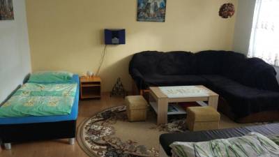 Spálňa s gaučom a manželskou a 1-lôžkovou posteľou, Apartmán Kristínka, Lendak
