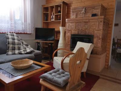 Obývačka s gaučom a TV, Chata Podolina, Terchová