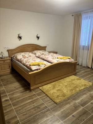 Spálňa s manželskou posteľou, Chata u Miťa, Telgárt