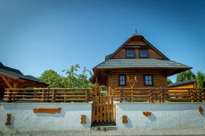 Chata Malinô - exteriér ubytovania v obci Liptovská Štiavnica, Chata Malinô, Chalúpkovo Resort, Liptovská Štiavnica