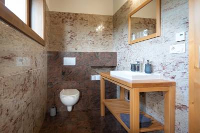 Kúpelňa s toaletou, Chata Dodo Závažná Poruba, Závažná Poruba