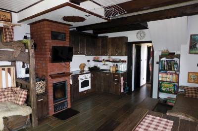 Chata Beskyd a Chatka Slivka - obývačka s kuchyňou, Chata Beskyd a Chatka Slivka, Panoráma Ranč na Beskyde, Korňa