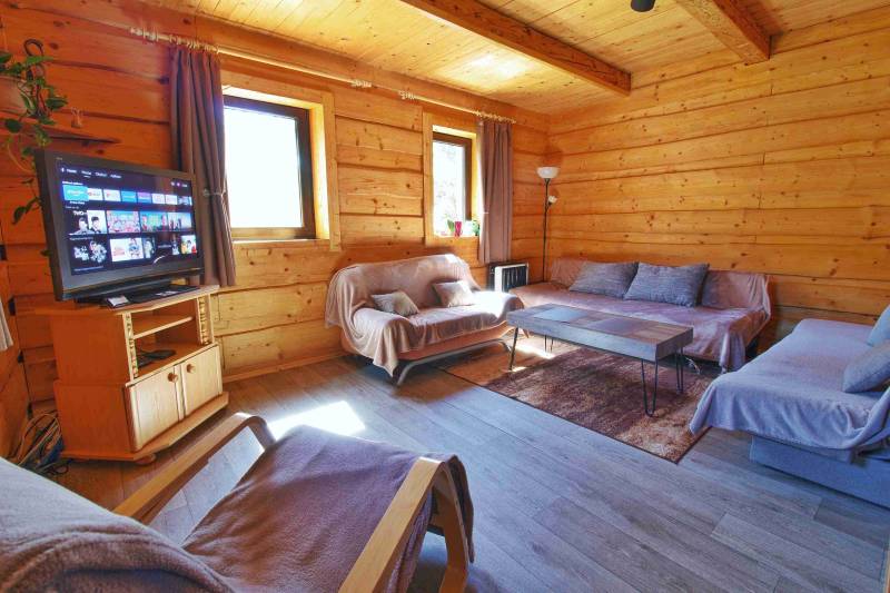 Obývačka so Smart TV, Chata pri Kaštieli, Necpaly