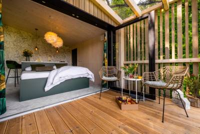 Interiér - pohodlná manželská posteľ a nezabudnuteľné výhľady, Kutica 4, Nová Baňa