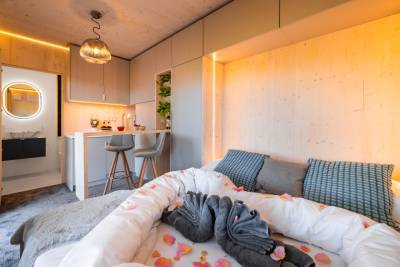 Interiér - pohodlná manželská posteľ a nezabudnuteľné výhľady, Kutica 5, Horné Hámre