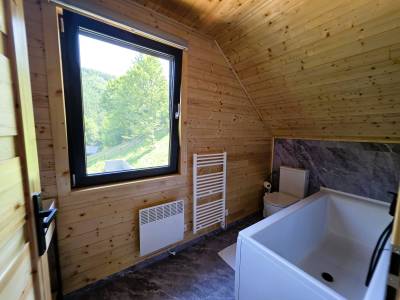 Kúpeľňa s vaňou a toaletou, Chata Travel, Horná Mariková