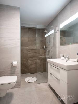 Kúpeľňa so sprchovacím kútom, TATRA SUITES - Luxury Studio A305, Vysoké Tatry