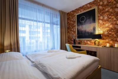 Spálňa s pohodlnou posteľou a šatníkovou stenou, AC Apartmán Hrebienok D103, Vysoké Tatry